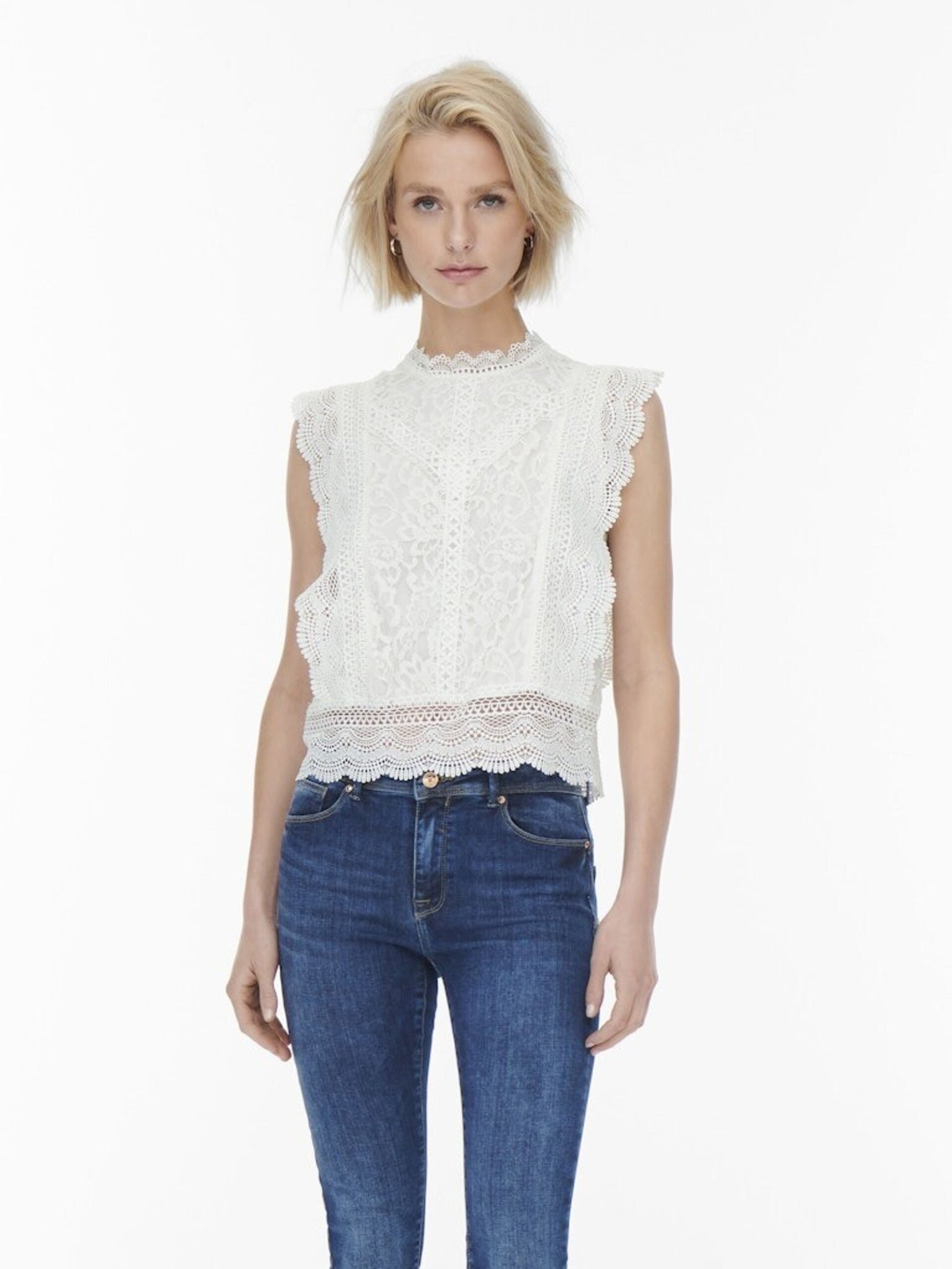 TOP DE ENCAJE BLANCO - 2