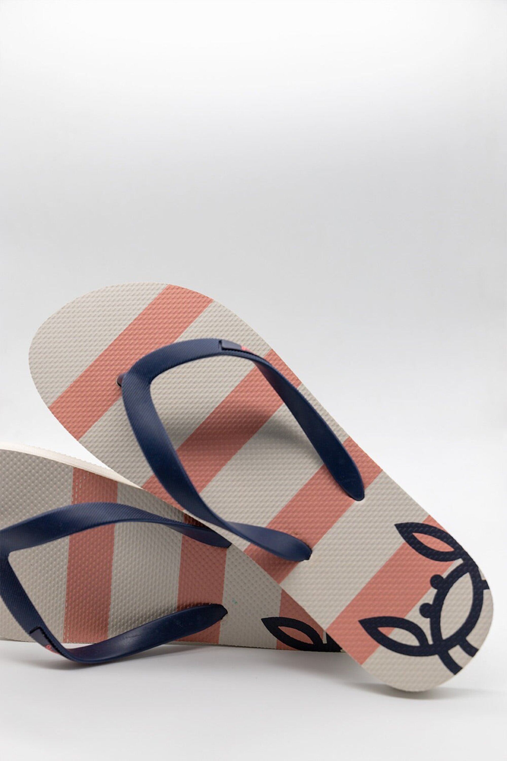 CHANCLAS RAYAS - 13