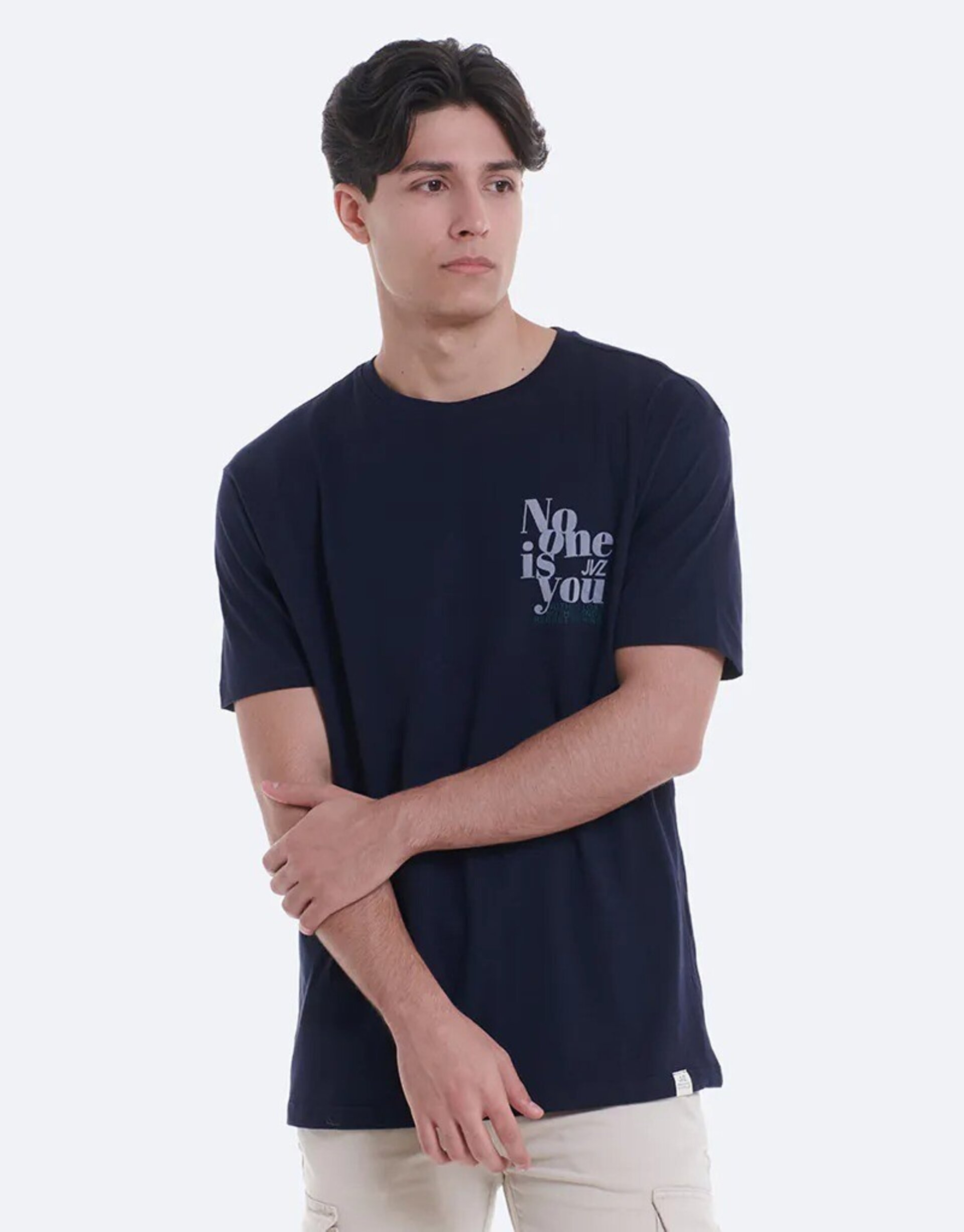 CAMISETA PRINT NO ONE IS YOU - 4