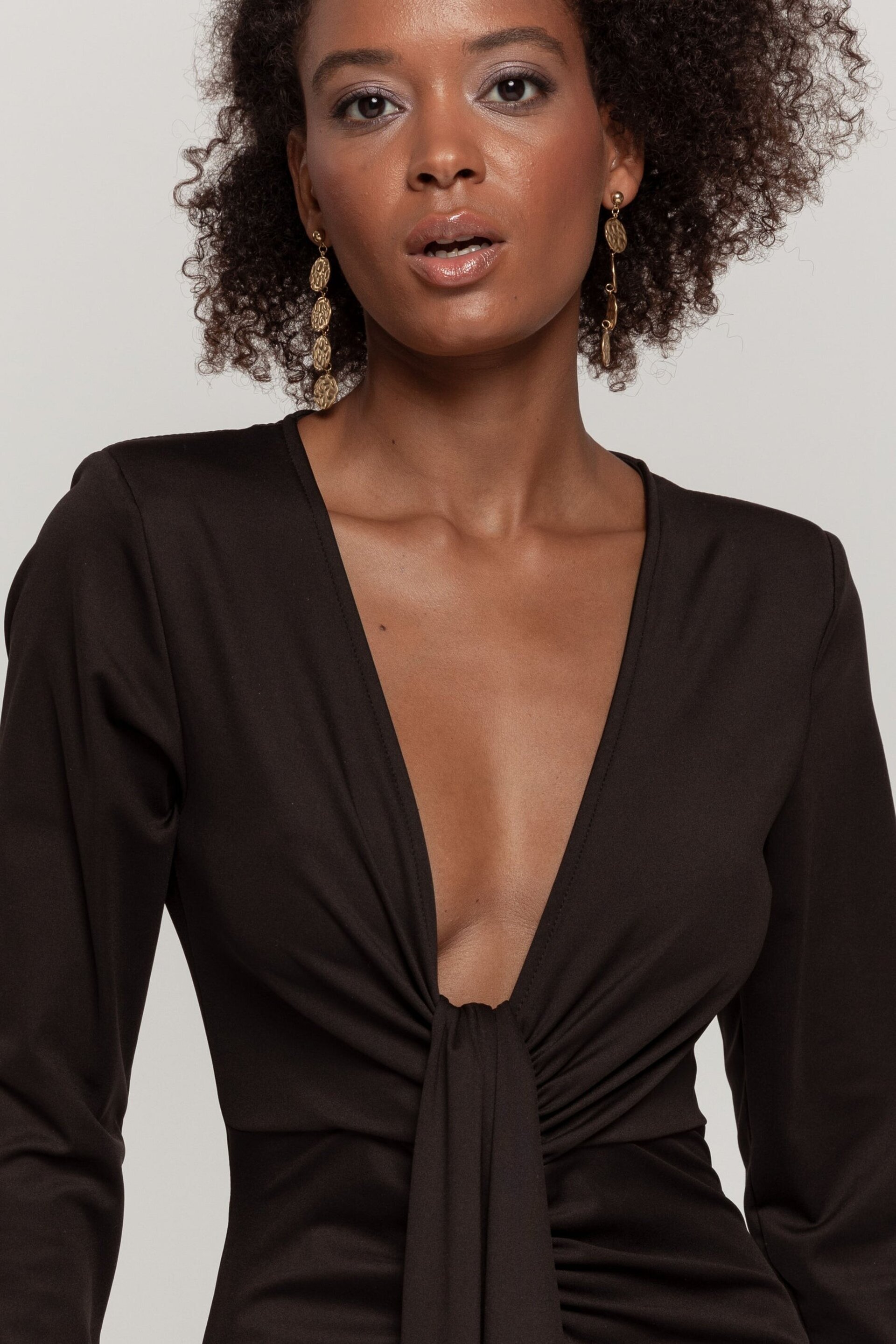 VESTIDO ESCOTE NEGRO - 2