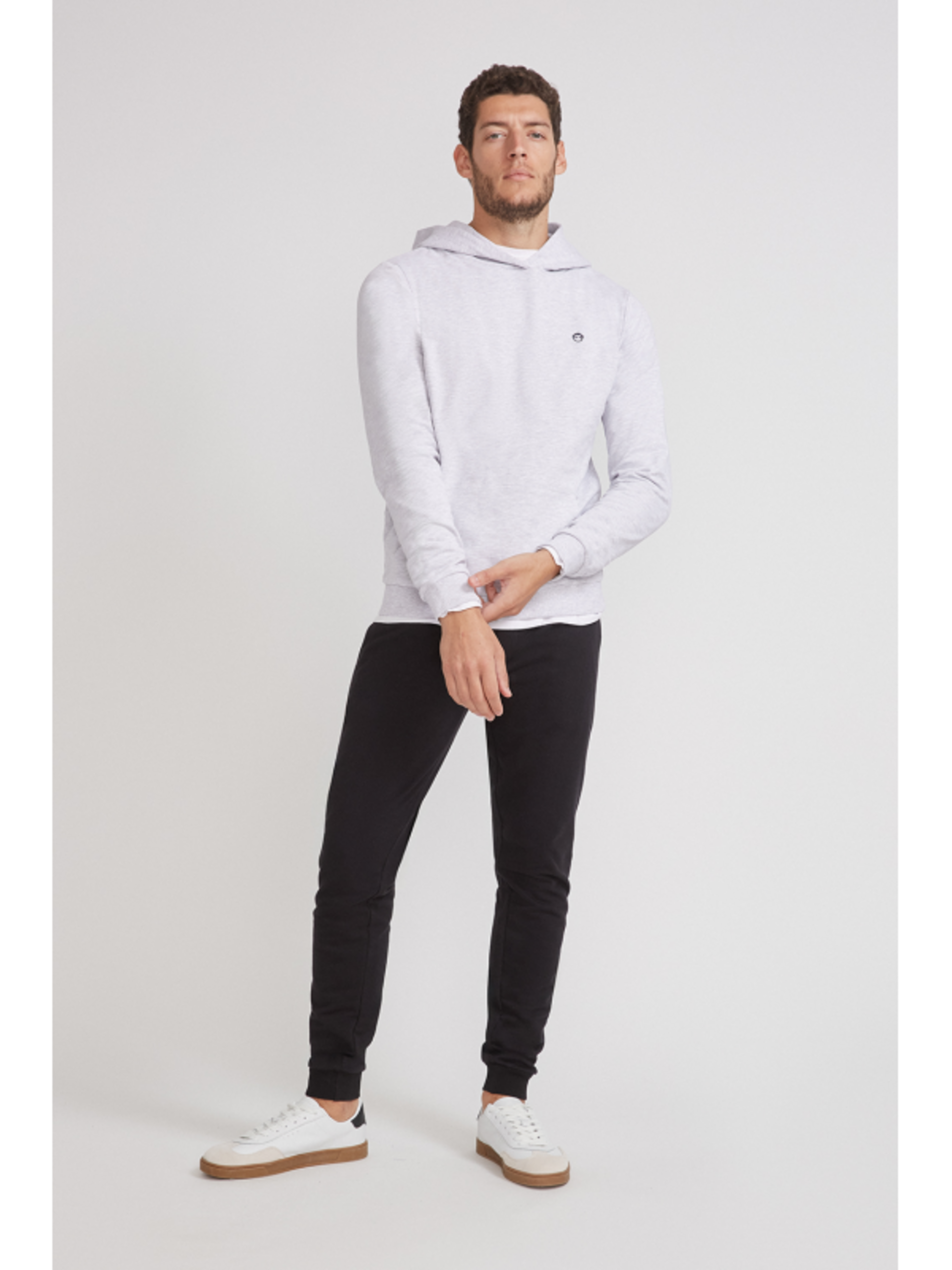 PANTALÓN JOGGING NEGRO - 1