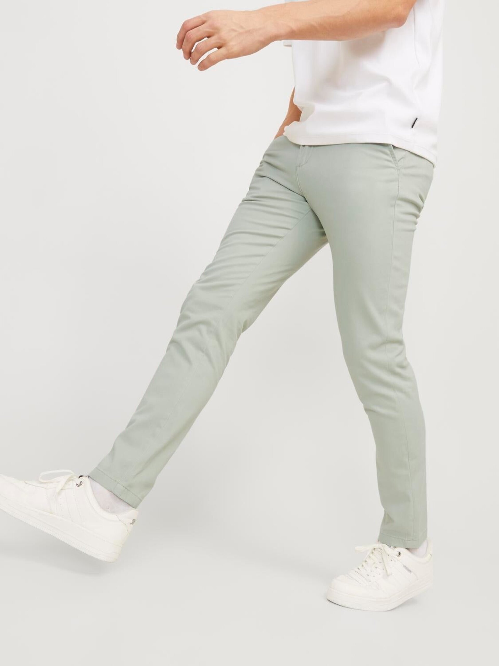 PANTALÓN CHINO VERDE SUAVE - 3