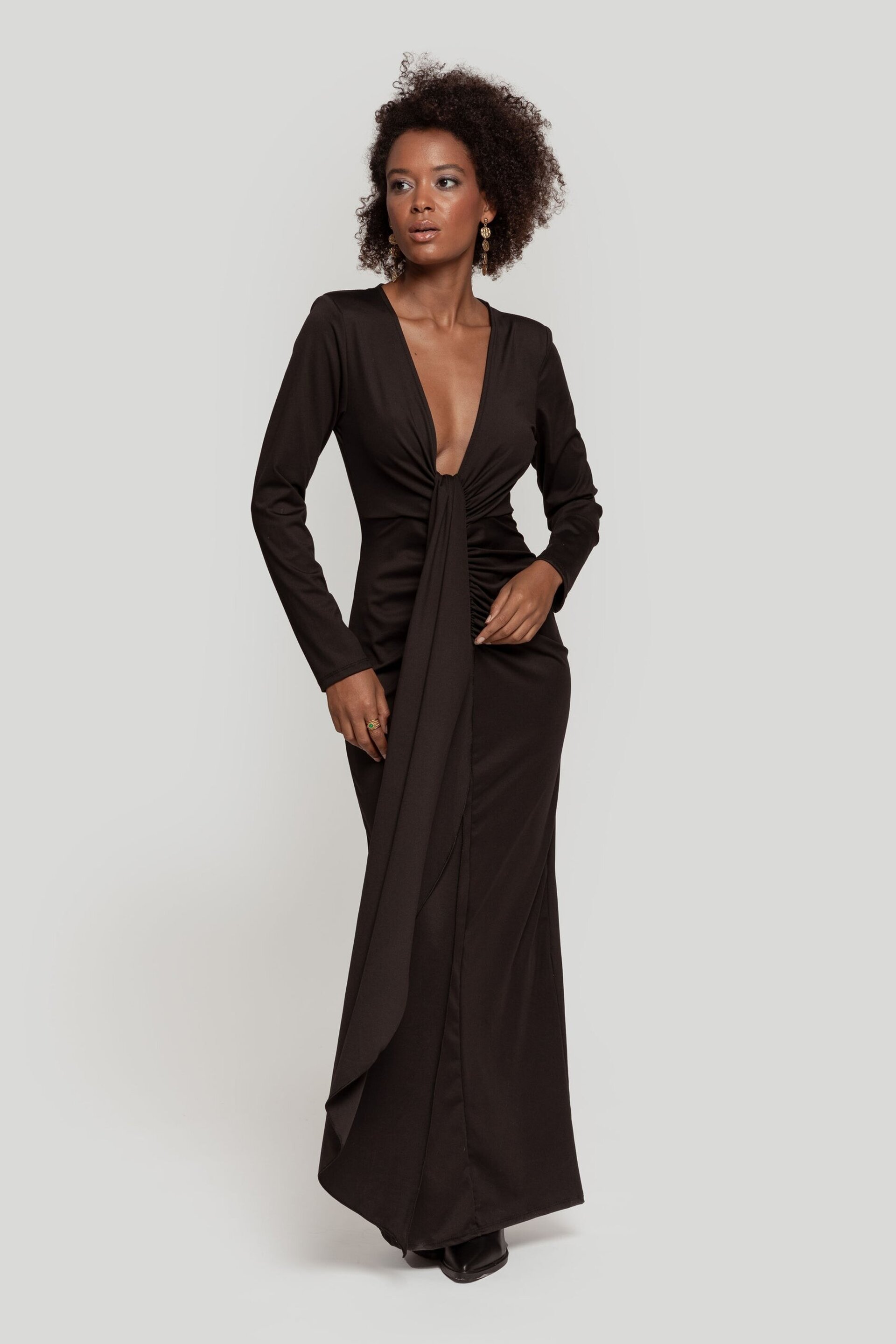 VESTIDO ESCOTE NEGRO - 4